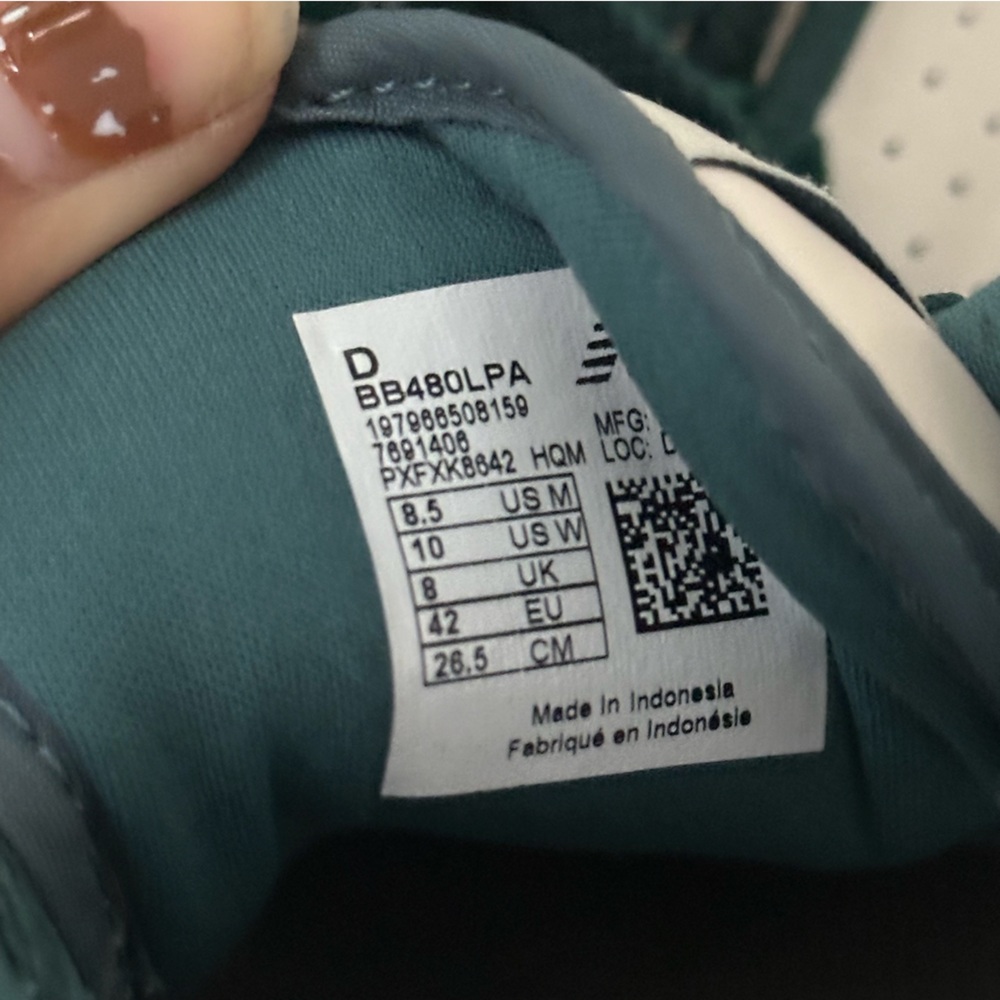 New Balance Green and White Women's Sneakers - Picture 2 of 4